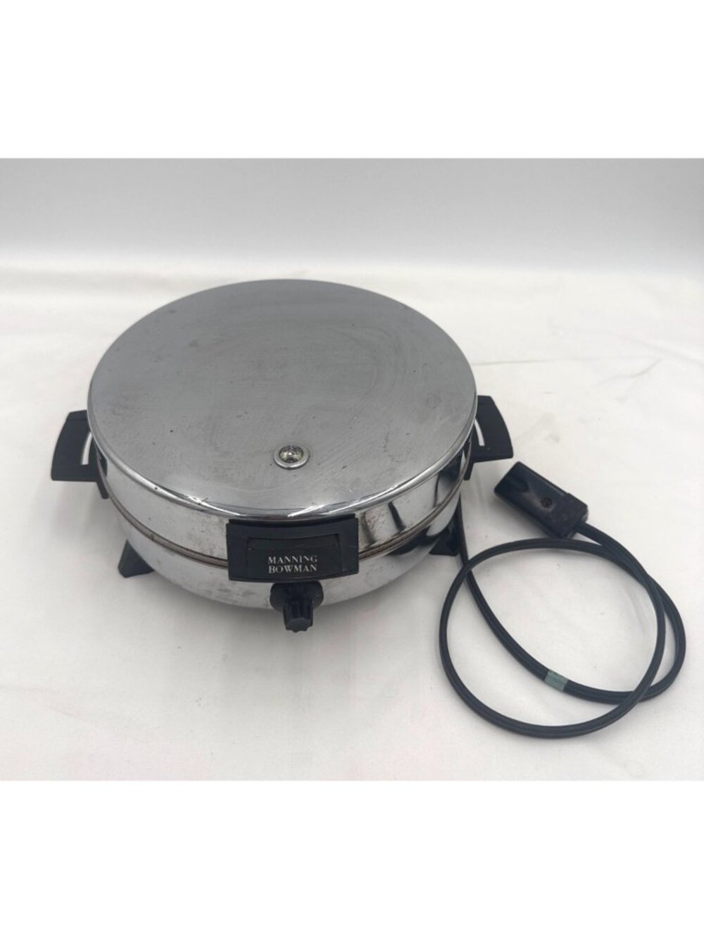 Vtg Manning Bowman Electric Waffle Maker With Nonstick Plates & Cord Model 37507